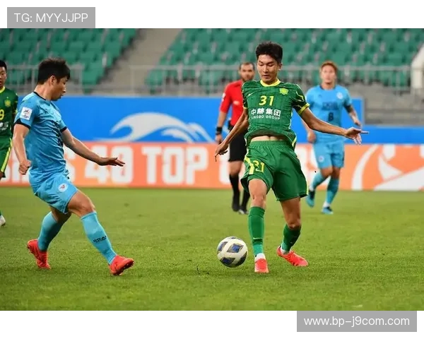 生活节俭却足球辉煌,这些足球巨星如何用实际行动诠释朴素与成功