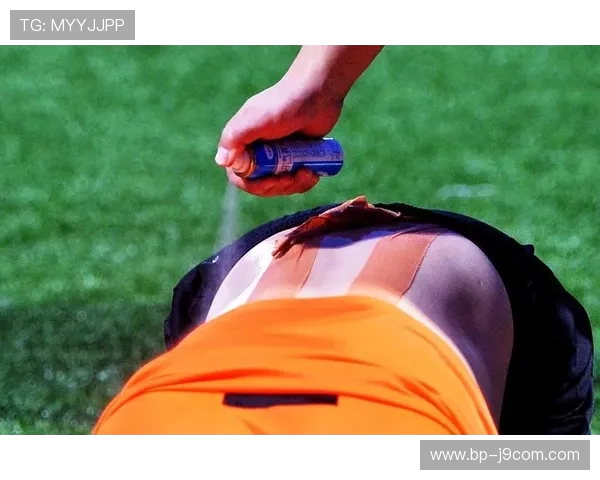 足球青训营队医：守护年轻球员健康的幕后英雄与挑战